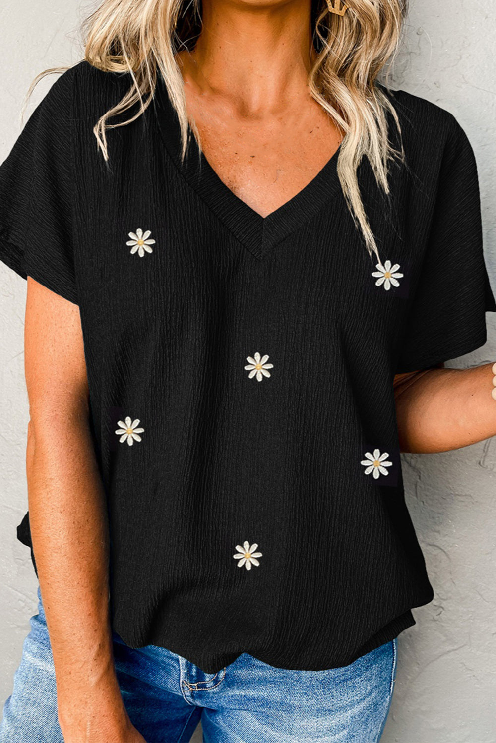 Daisy V-Neck Short Sleeve T-Shirt Black