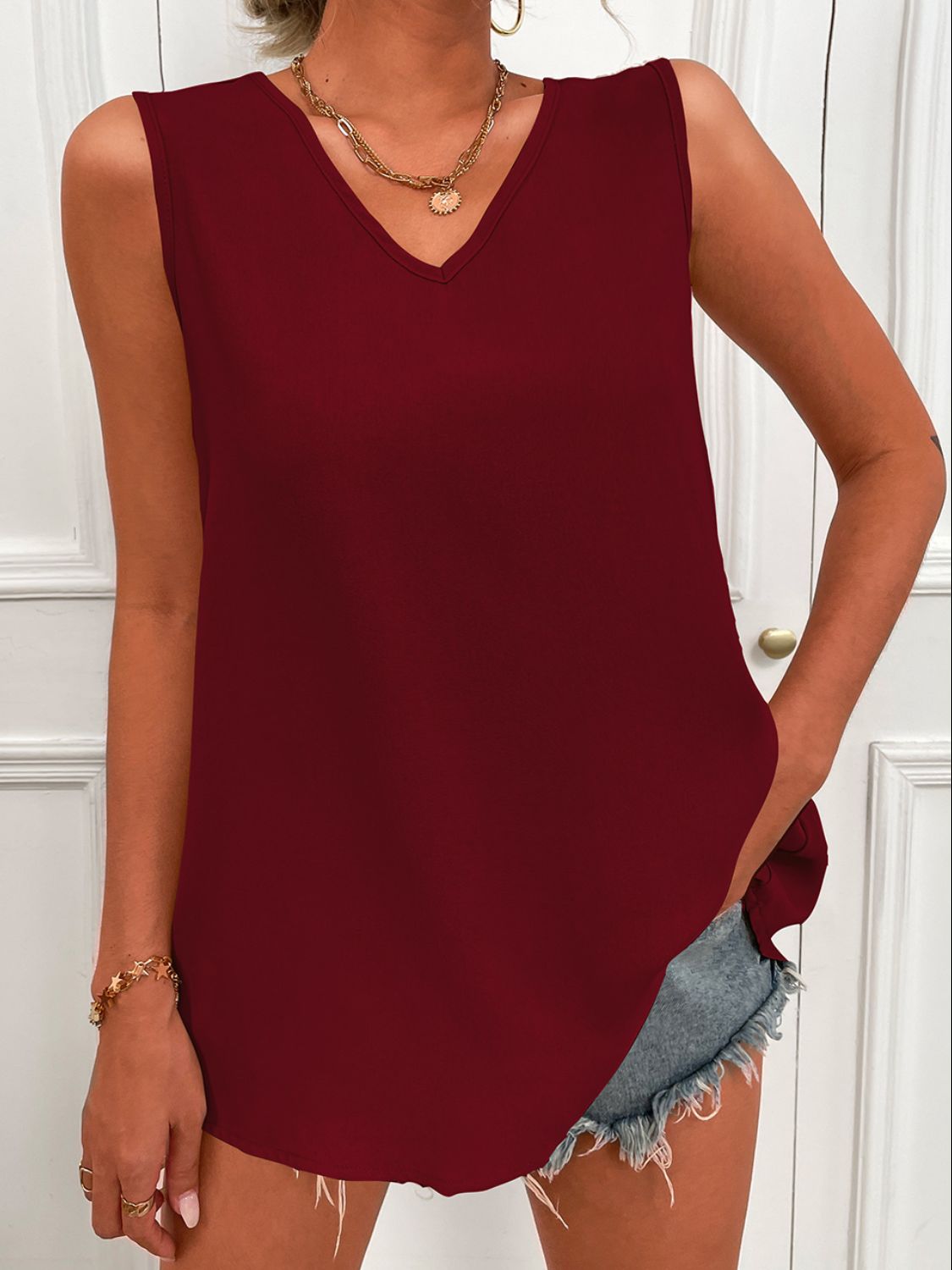 V-Neck Curved Hem Tunic Tank Burgundy