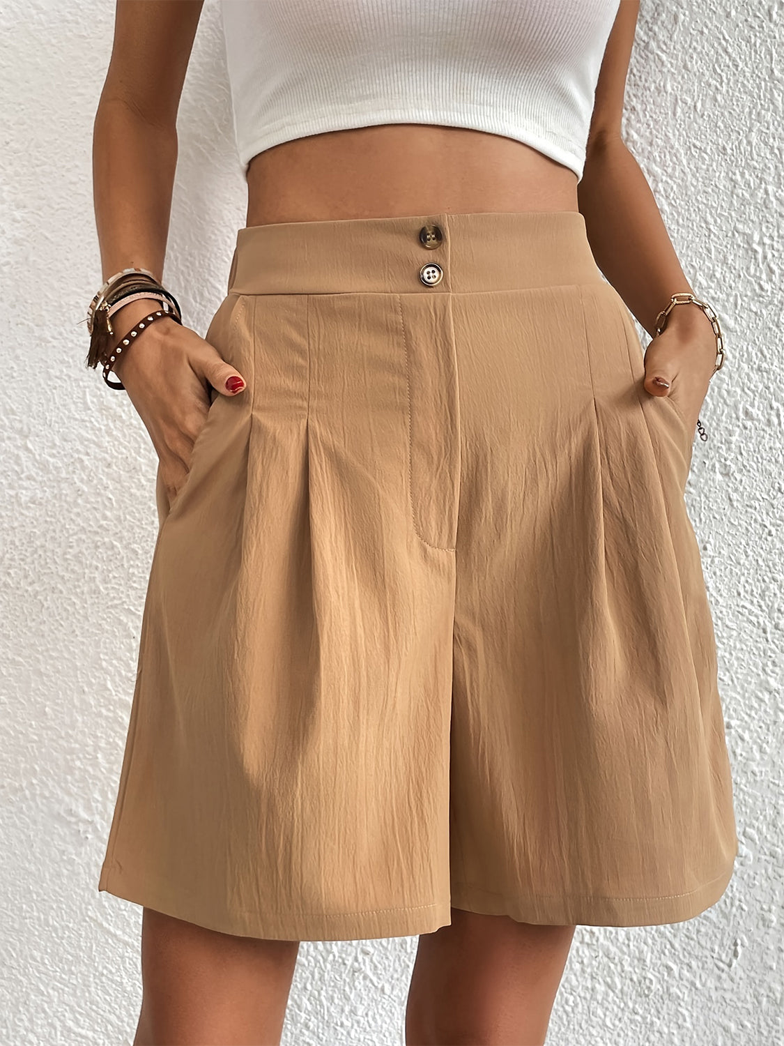 Pocketed Half Elastic Waist Shorts Khaki