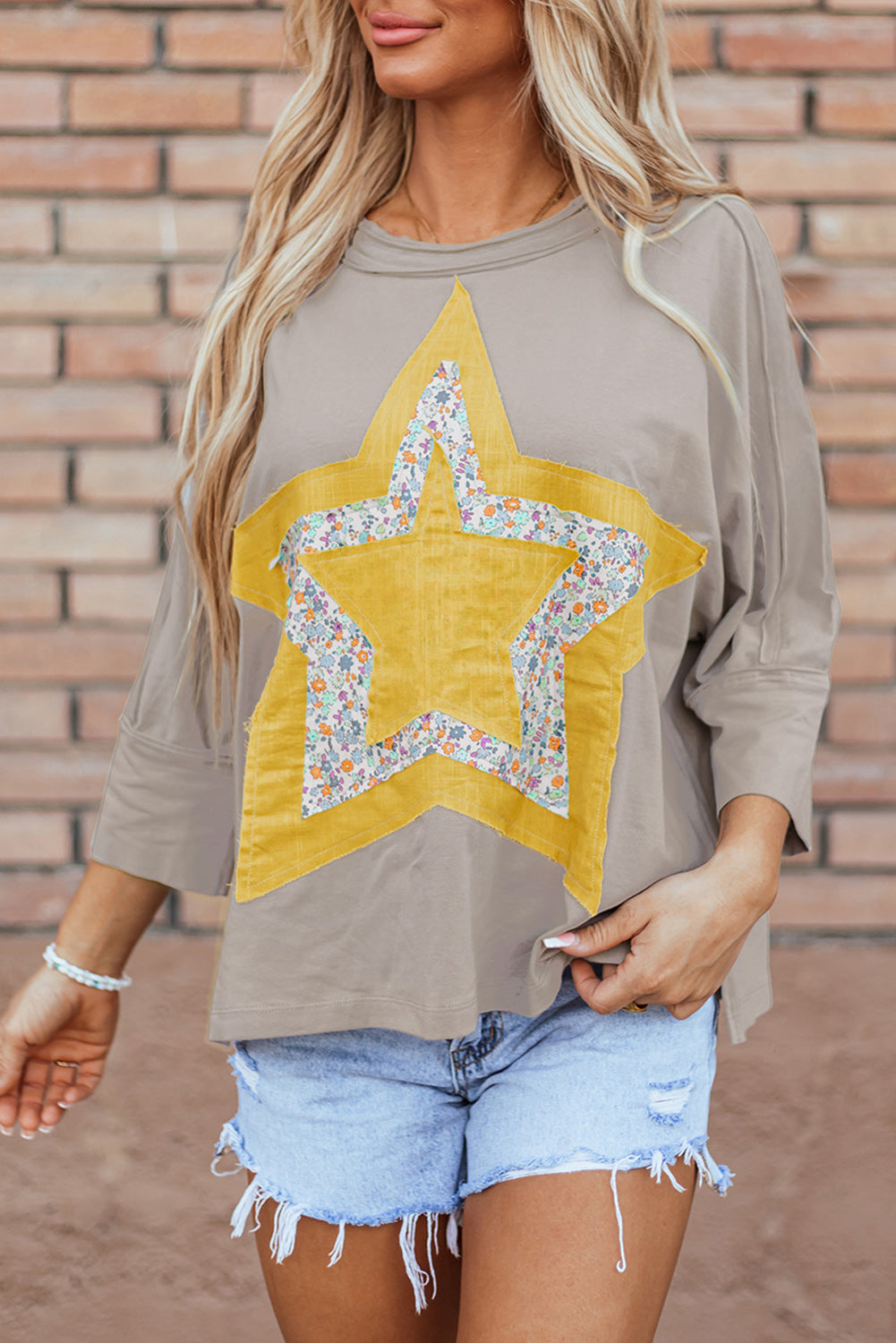 Star Applique Round Neck T-Shirt Mocha