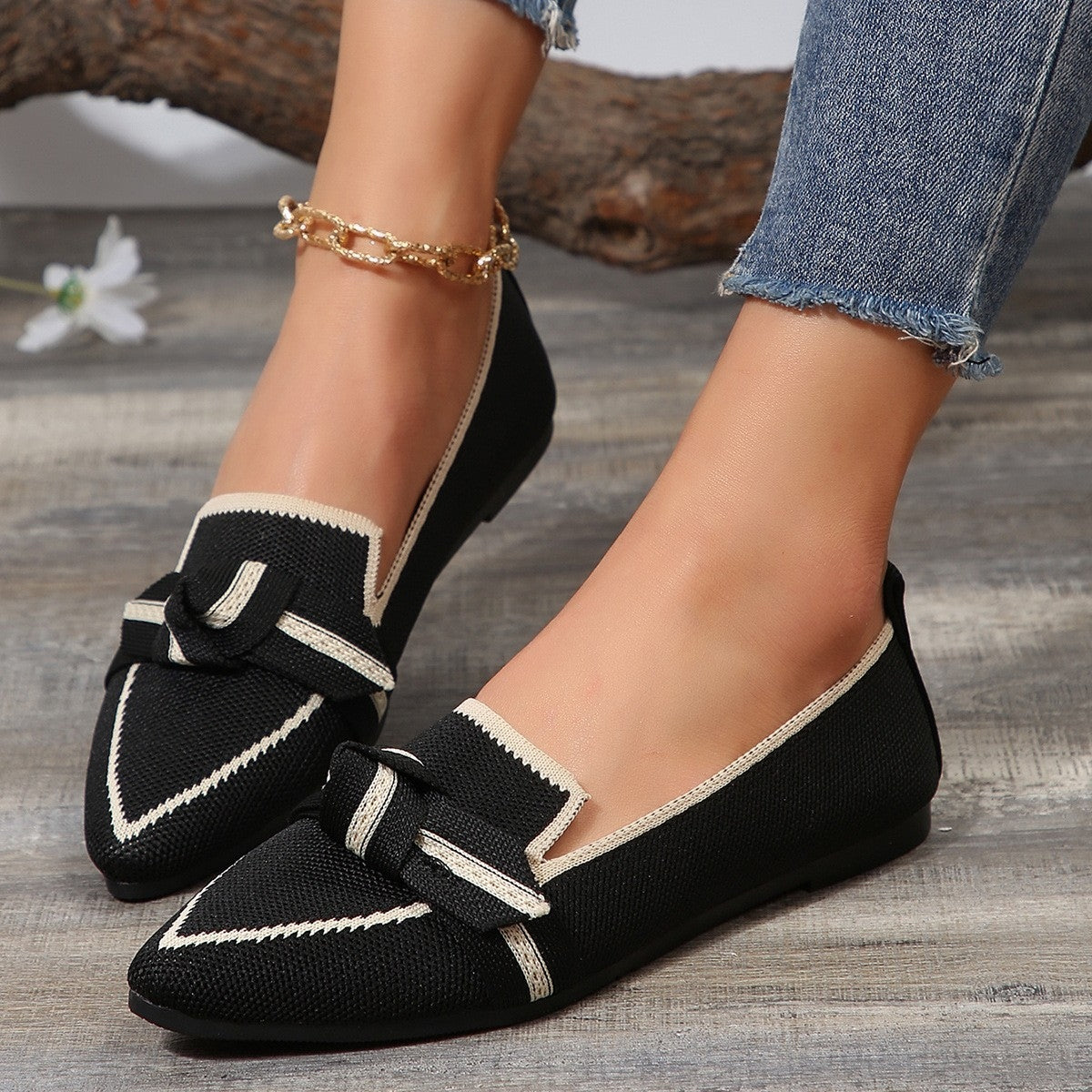 Pointed-Toe Loafers with Bow Detail Black