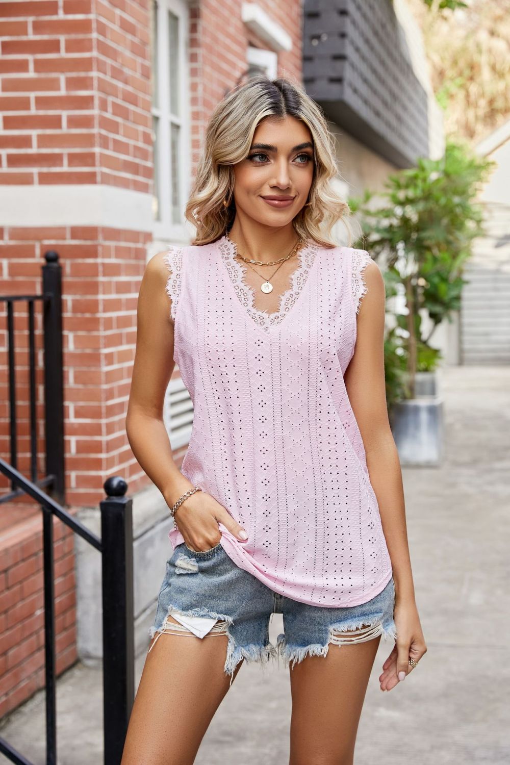 Scalloped Lace V-Neck Tank