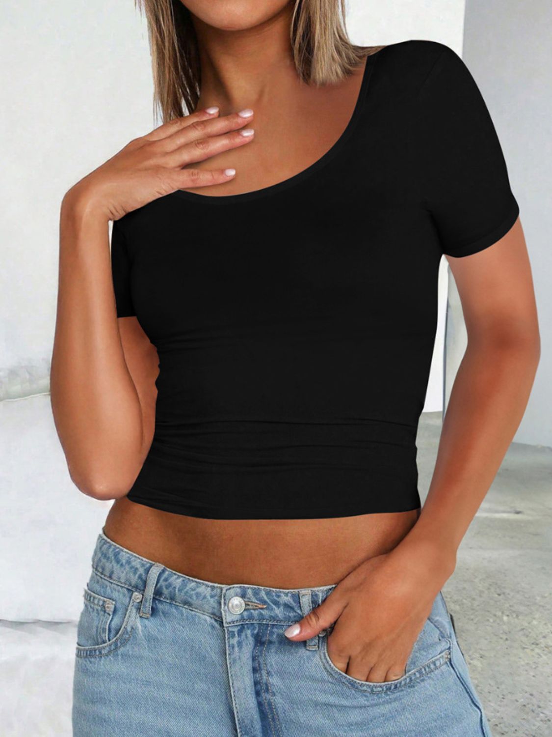 Devine Scoop Neck Short Sleeve T-Shirt Black