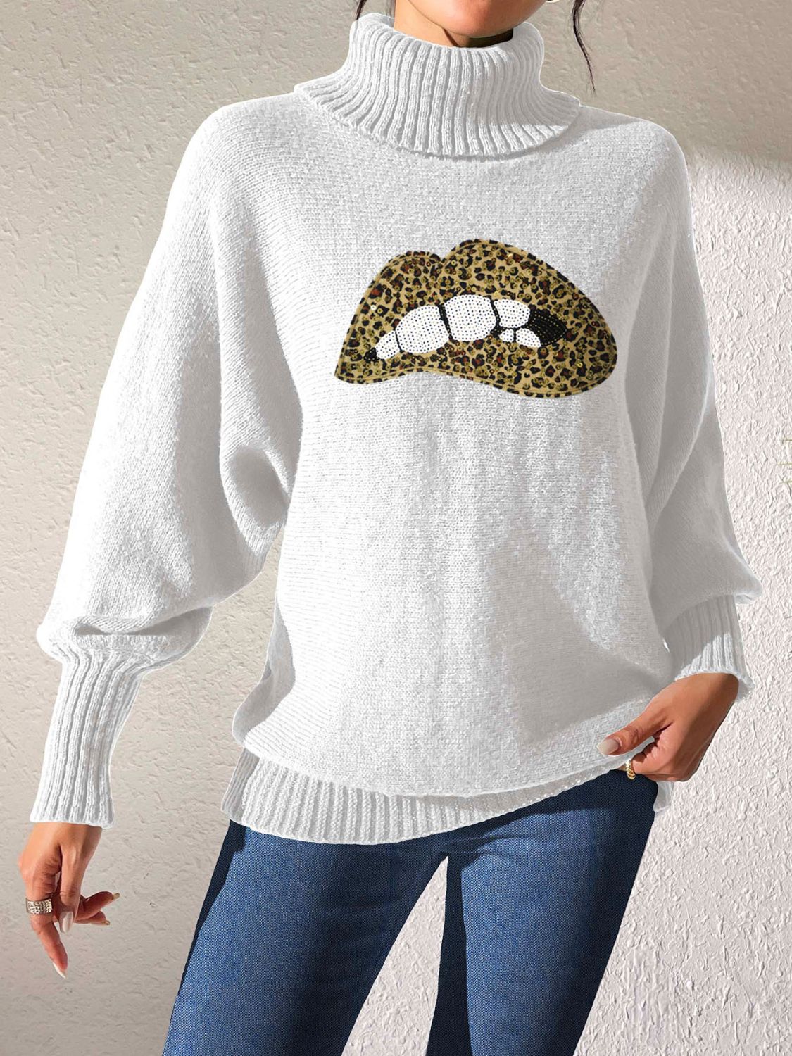 Lip Turtleneck Long Sleeve Sweater Ivory