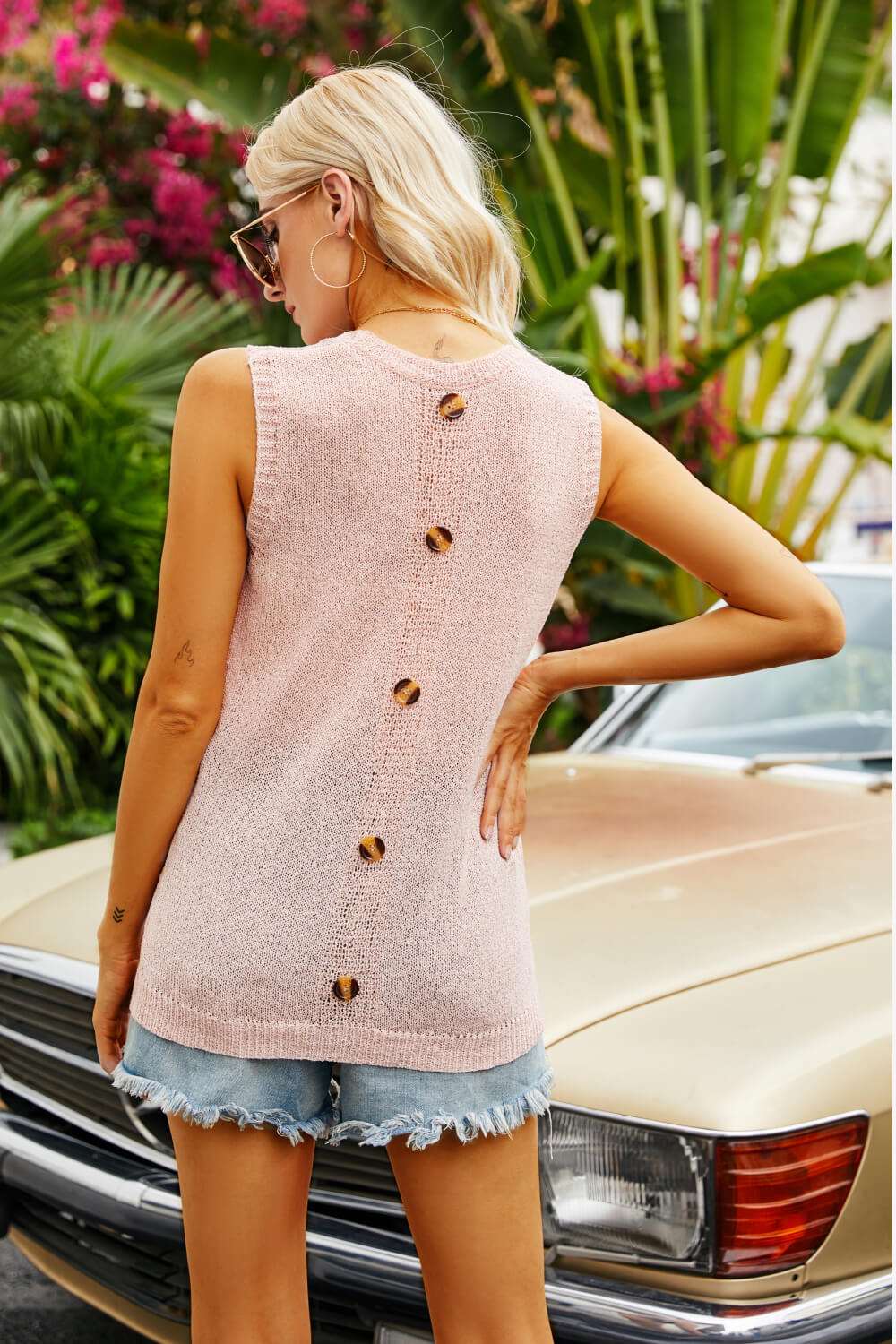 Buttoned Pocket Tank
