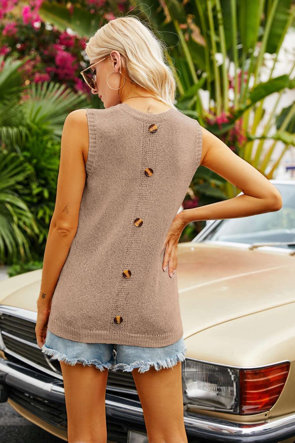 Buttoned Pocket Tank