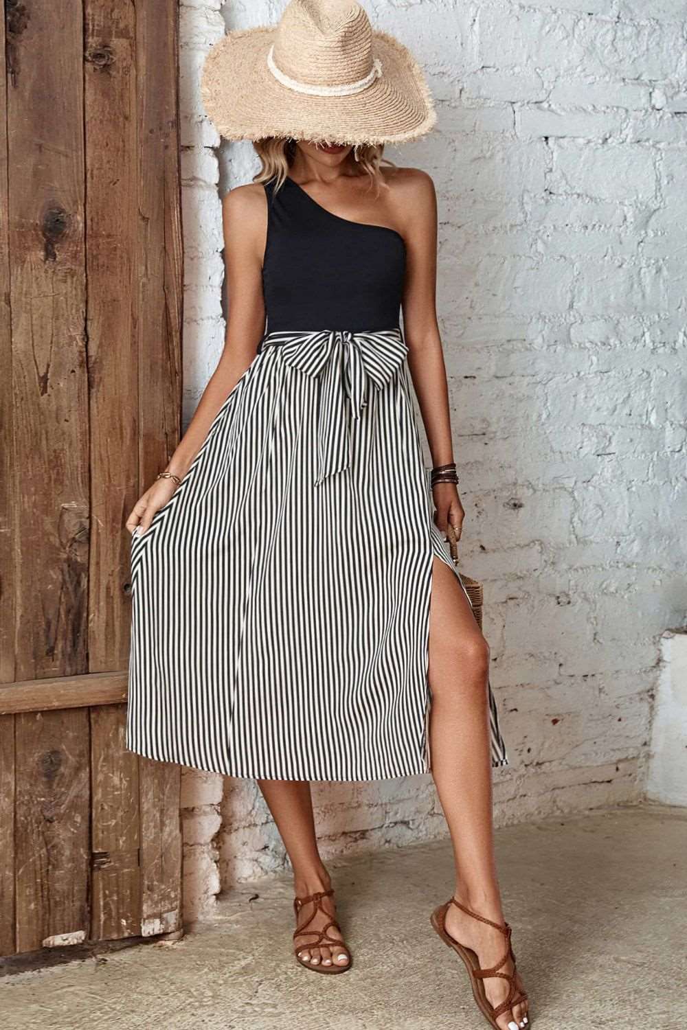 Chic Striped One-Shoulder Slit Dress