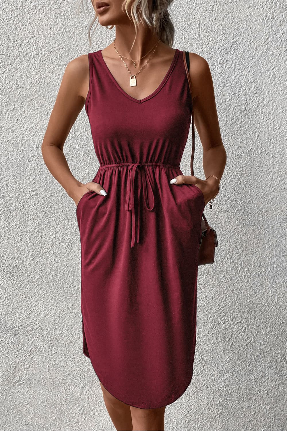 Stylish V-Neck Curved Hem Sleeveless Dress Wine