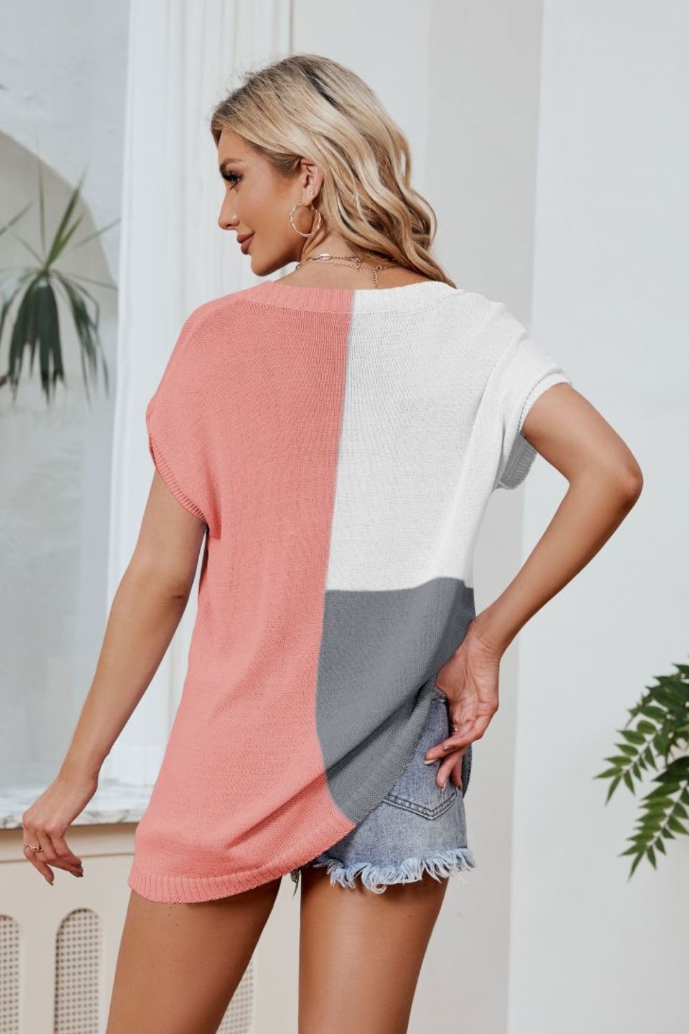 Women's Color Block V-Neck Knit Top