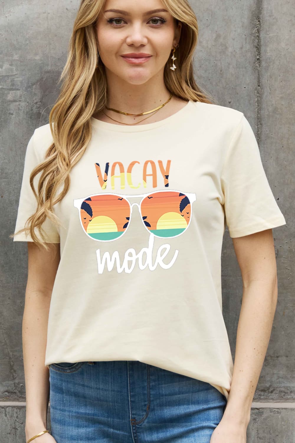 Women's Full Size Vacay Mode Tee Ivory