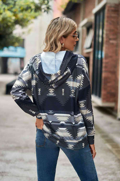 Women's Geometric Drawstring Dropped Shoulder Hoodie