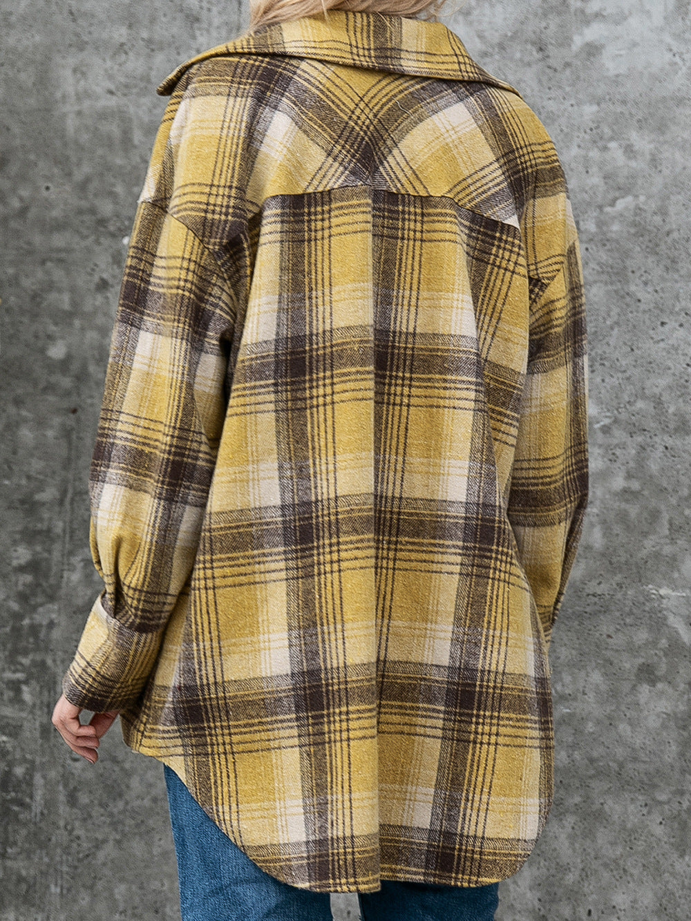 Women's Plaid Collared Long Sleeve Shirt