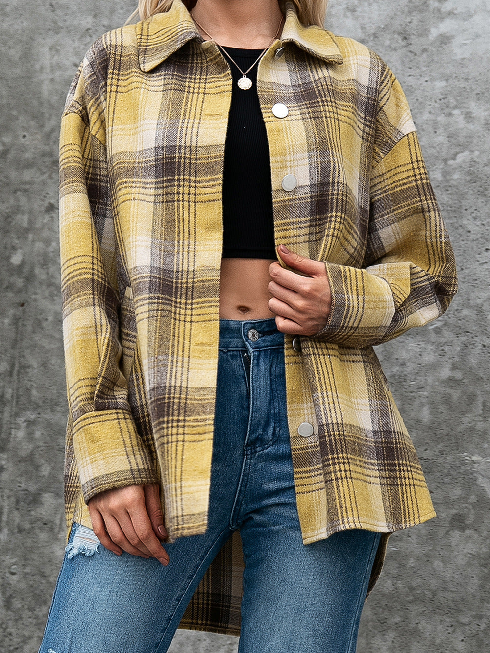 Women's Plaid Collared Long Sleeve Shirt