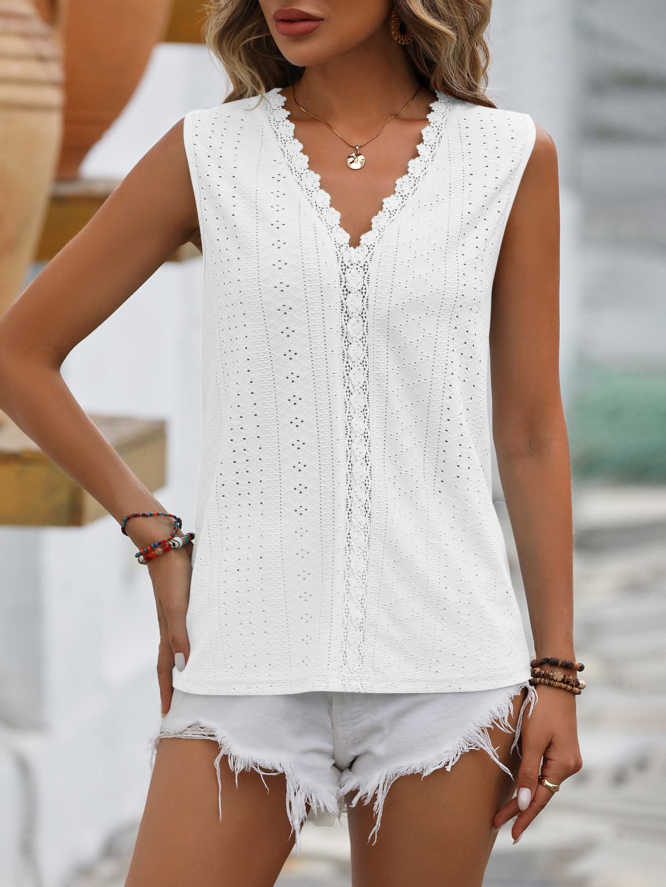 Women's Spliced Lace V-Neck Sleeveless Tank White