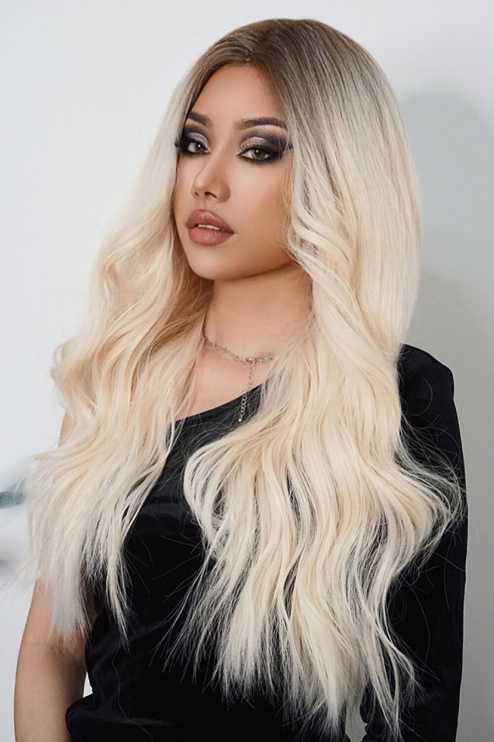 26" Long Wavy Wig