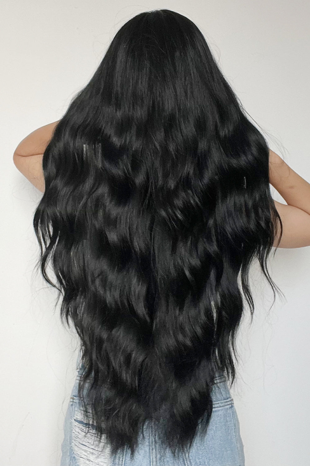 28" Extra Long Wavy Wig