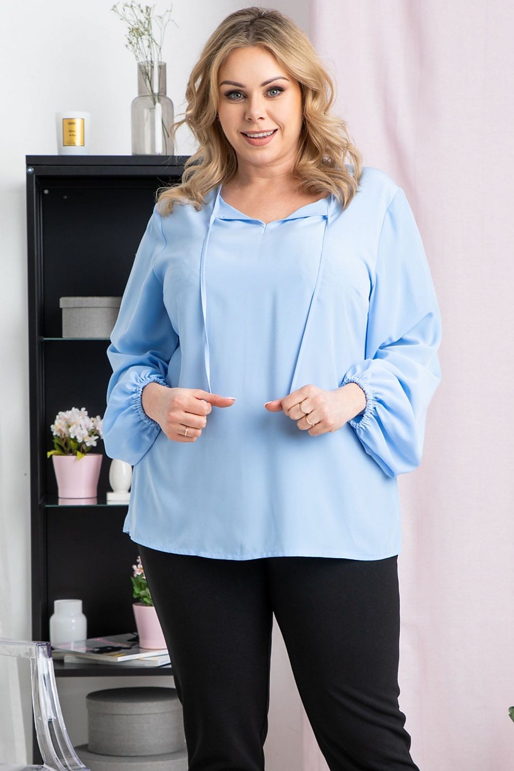 Plus Size Contrast Collar Blouse blue