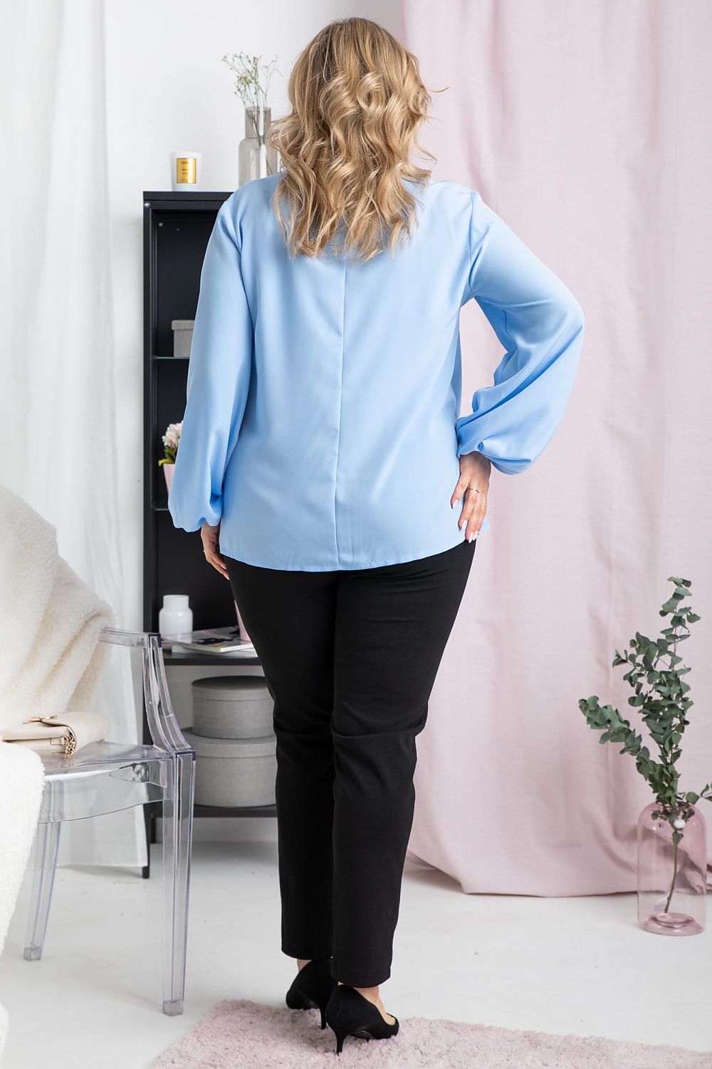 Plus Size Contrast Collar Blouse