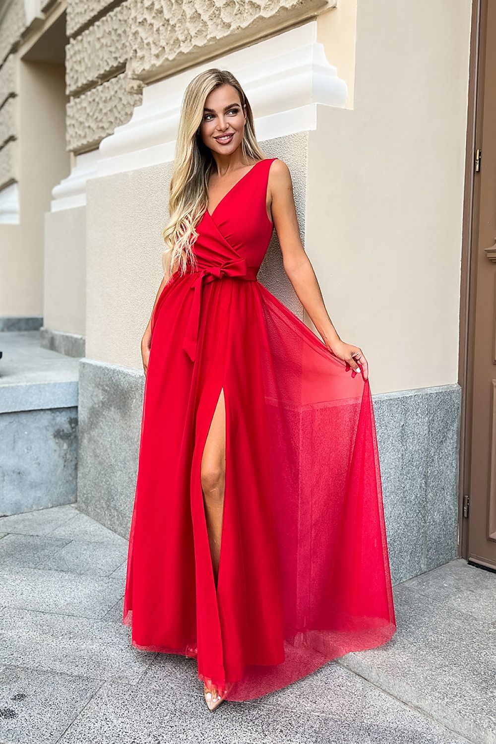 Elegant Layered Bridesmaid Dress with Cutout red