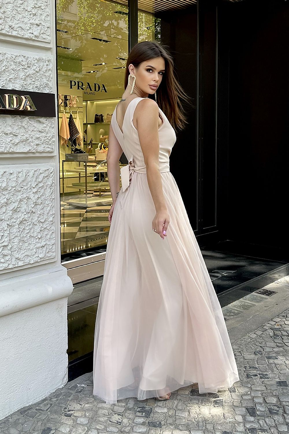 Elegant Layered Bridesmaid Dress with Cutout