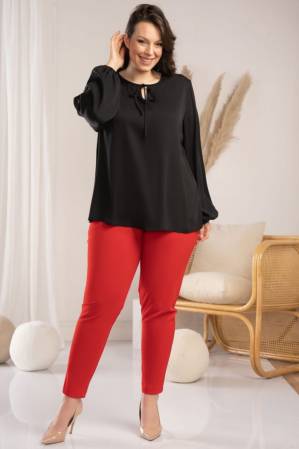 Plus Size Contrast Collar Blouse