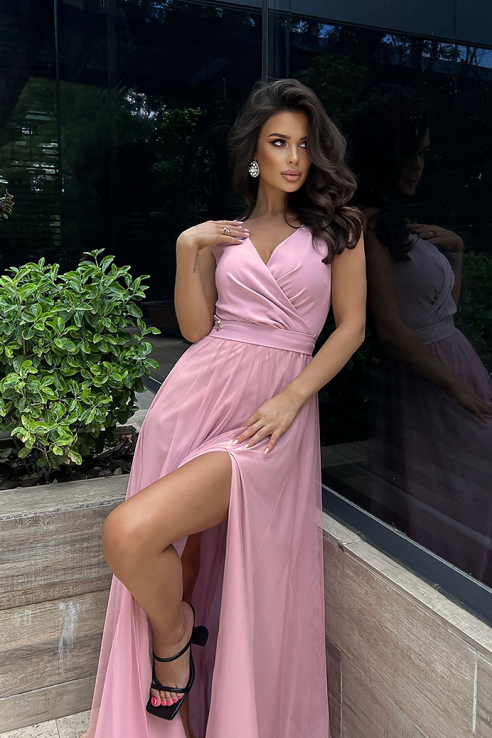 Elegant Layered Bridesmaid Dress with Cutout