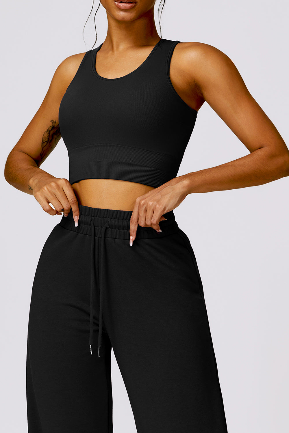 Round Neck Wide Strap Cropped Active Tank Black