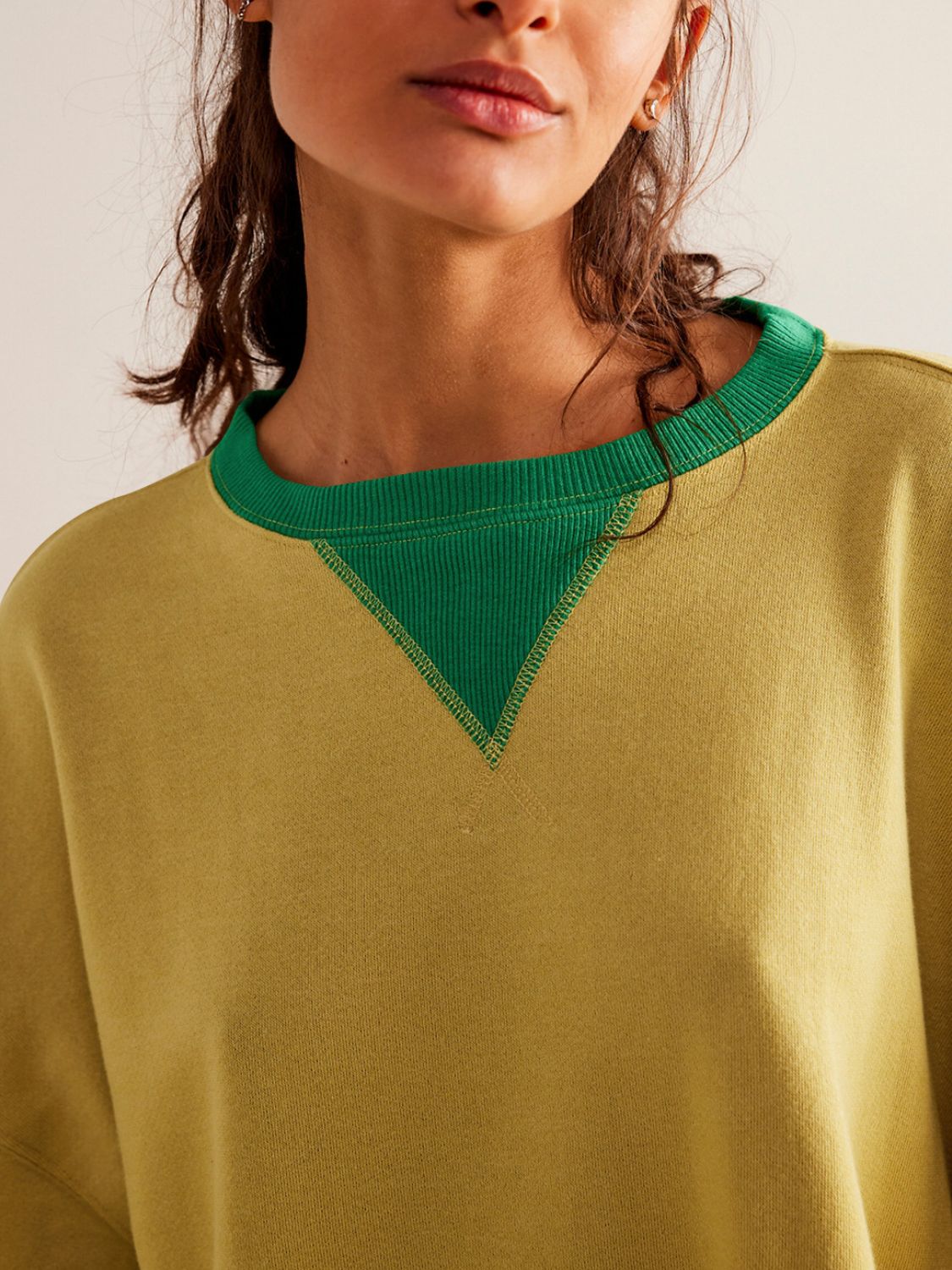 Women's Contrast Trim Sweatshirt