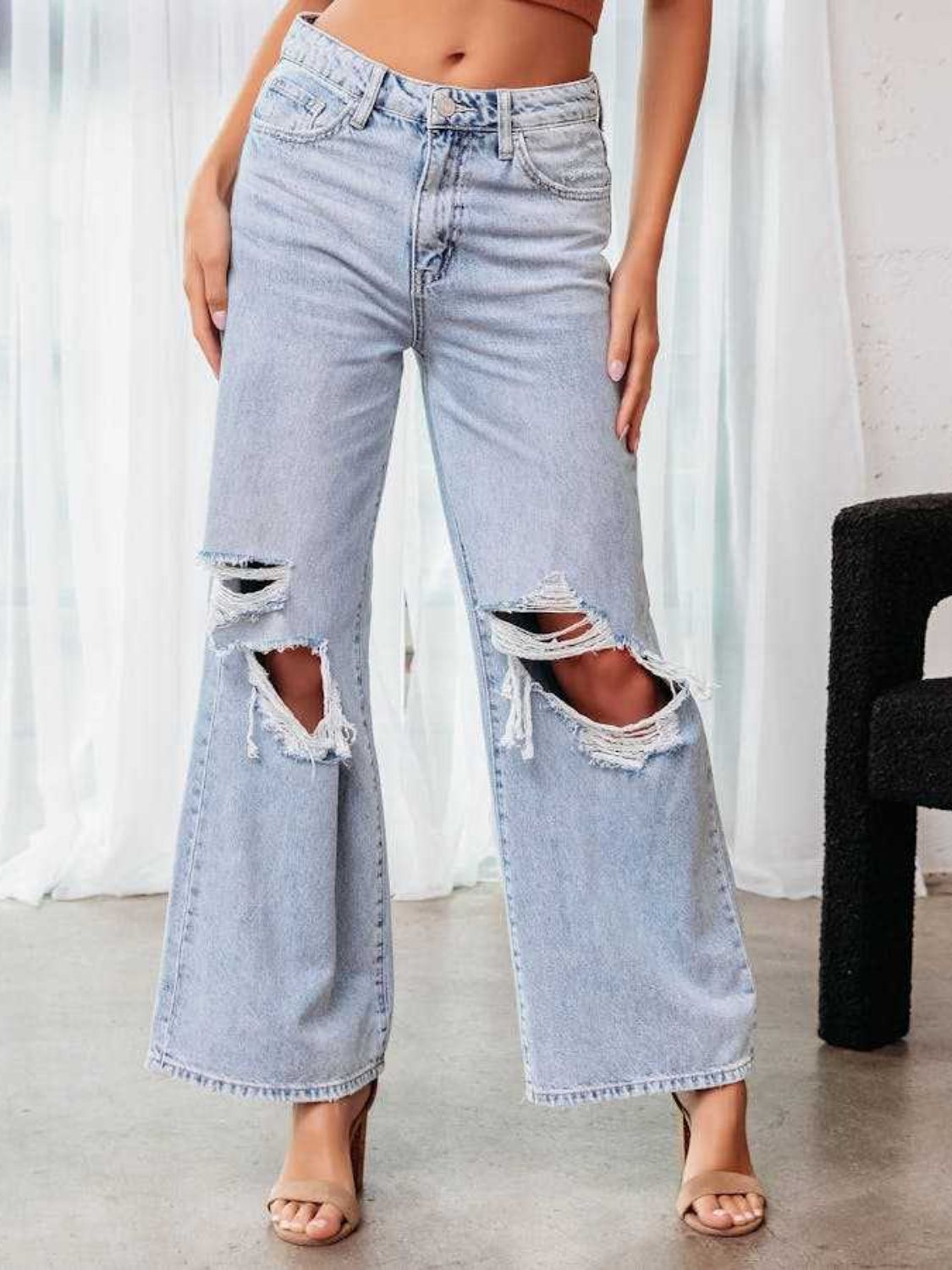 Distressed Wide Leg Jeans with Pockets Light