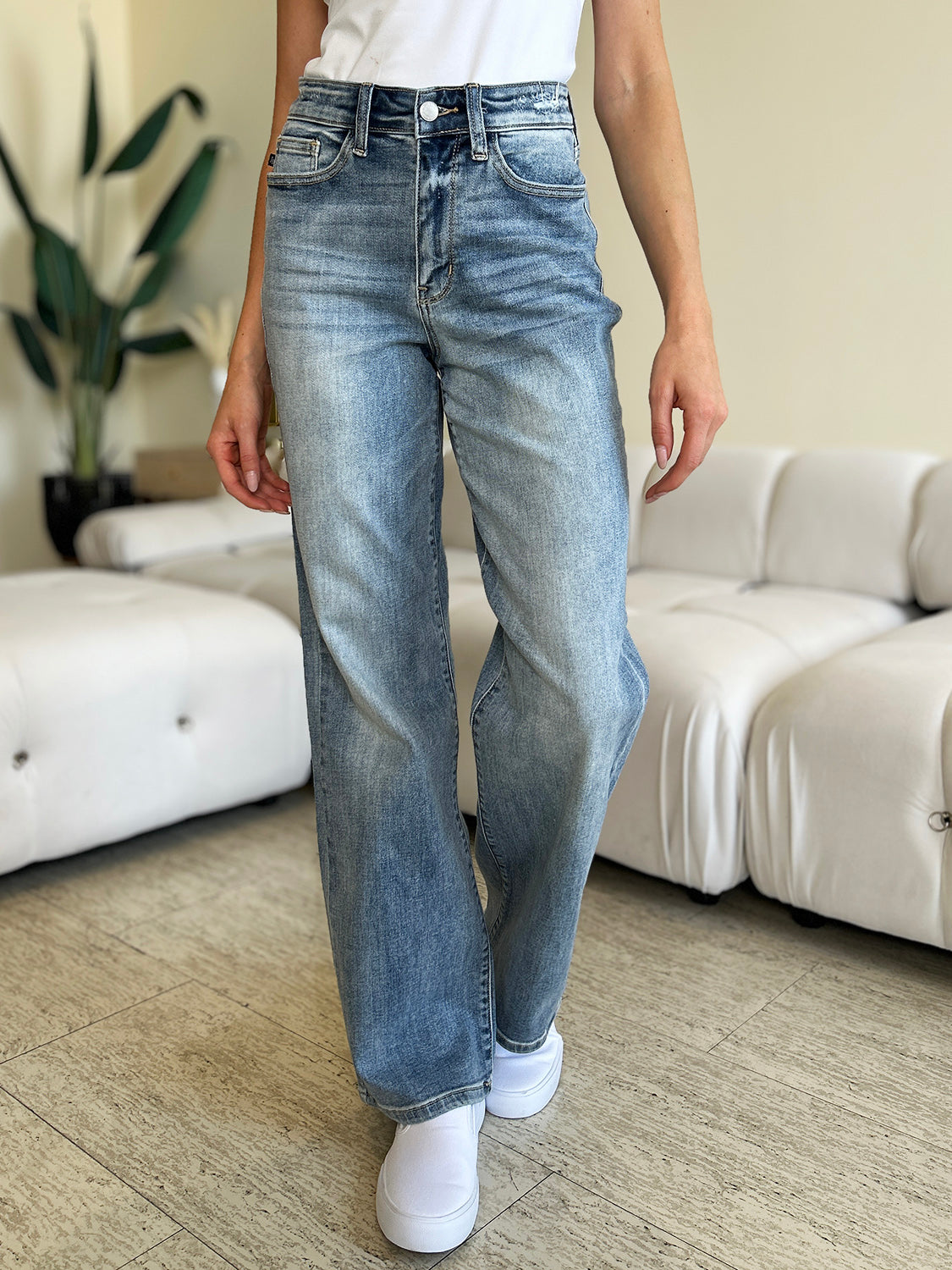 Judy Blue Full Size High Waist Straight Jeans Light