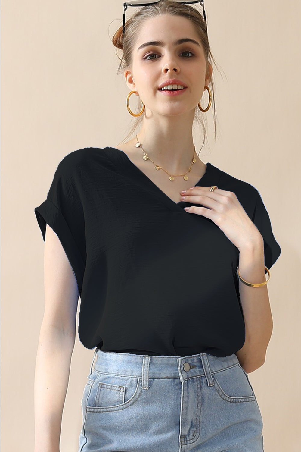 V-Neck Trim Rolled Sleeve Shirt BLACK